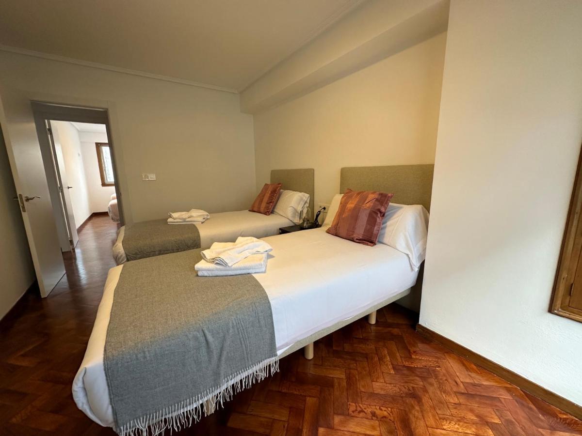 Oktheway Big Coruna Apartment A Coruna Bagian luar foto