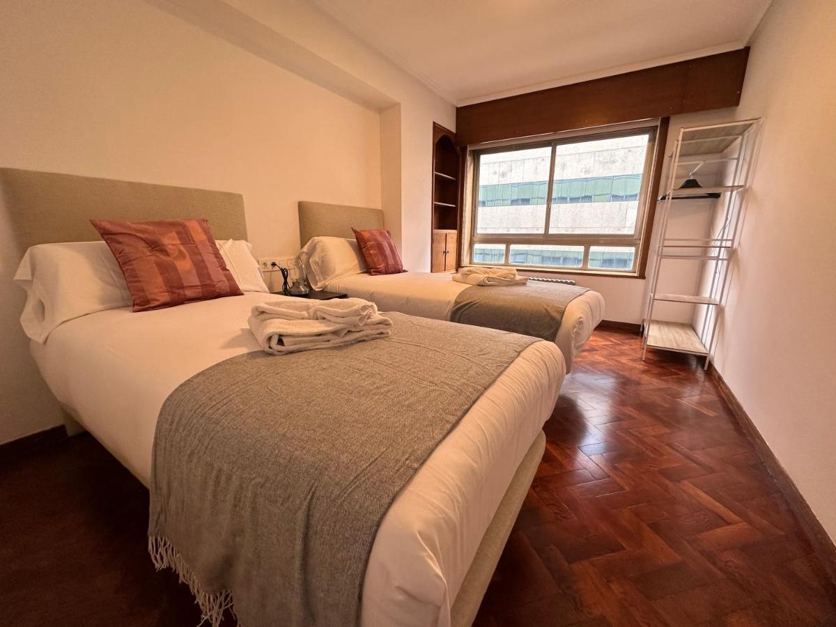 Oktheway Big Coruna Apartment A Coruna Bagian luar foto